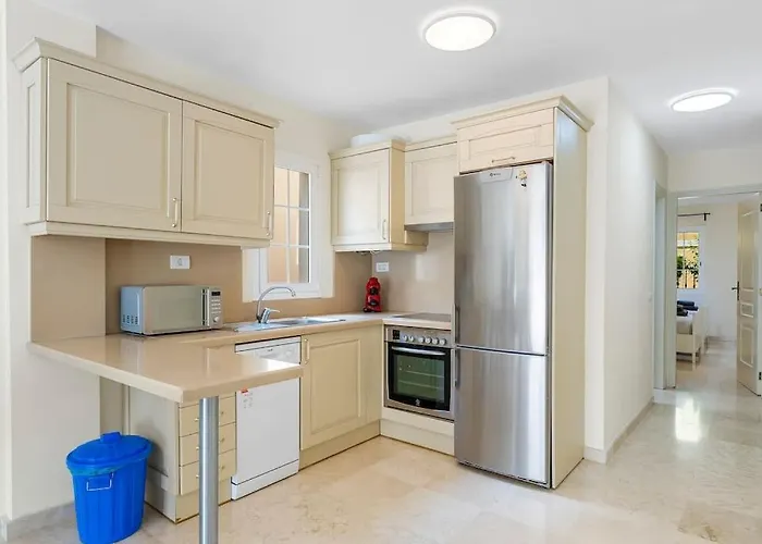 Daire Hoekappartement Mar, 400m